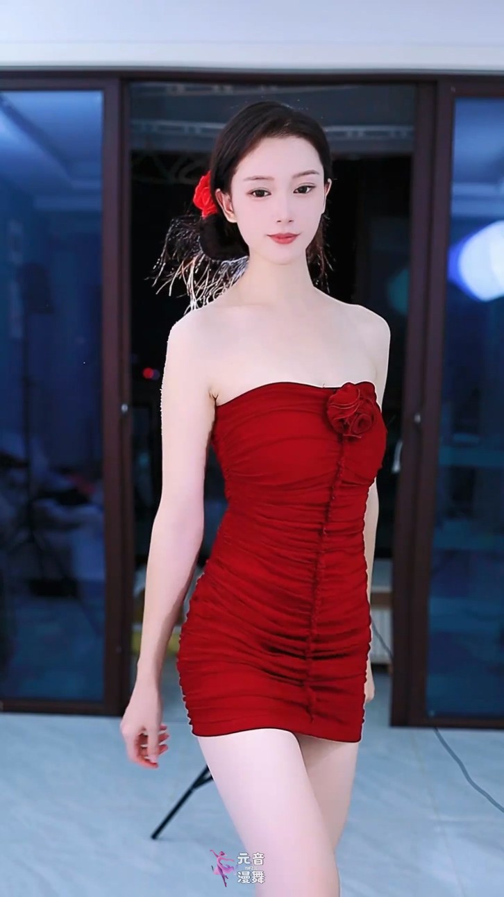 抖音主播@沪娱hx元宝 25年07月女神混剪视频合集