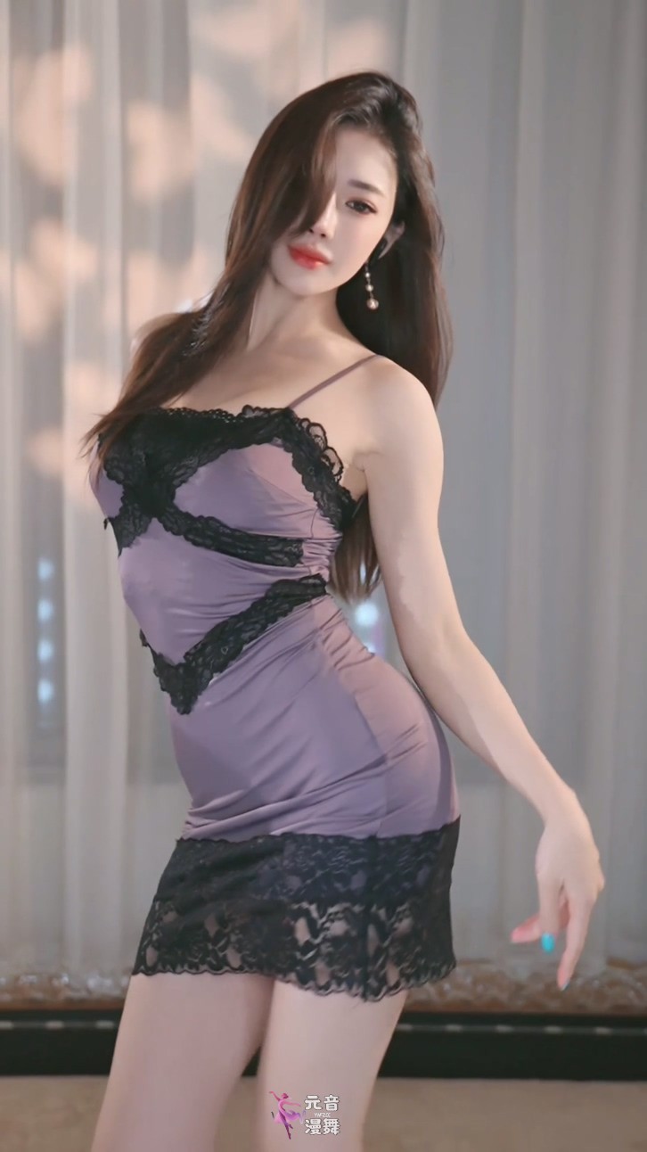 抖音主播@小野 25年6-7月女神热舞混剪在线视频合集