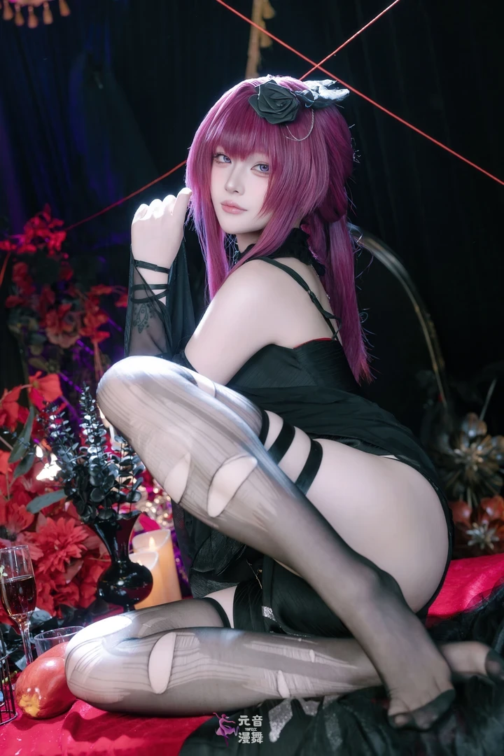 动漫博主@屿鱼Yukako-性感Coser写真合集